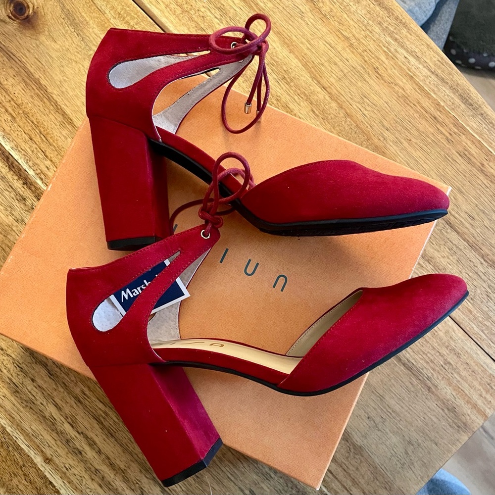 Unisa Kayla Medium Red Heels Size 8.5